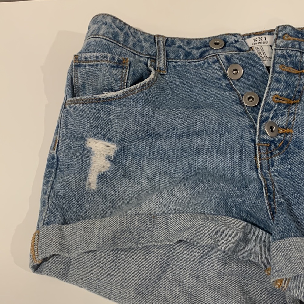 Shorts - Picture 2 of 4